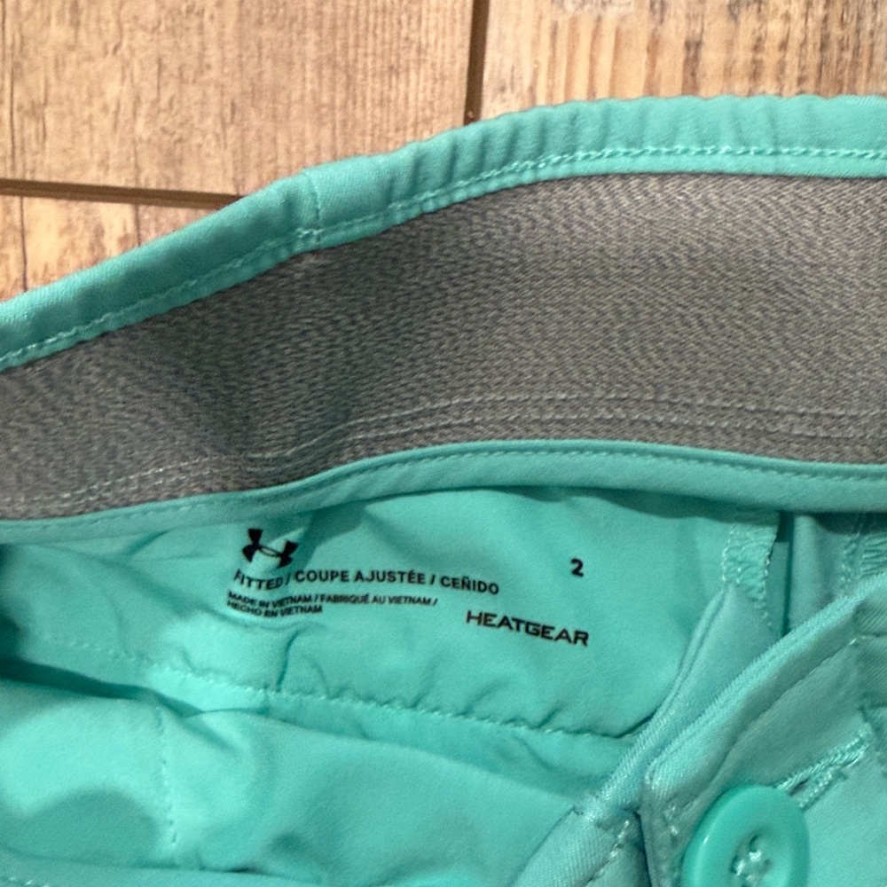 Women’s Under Armour Links Golf Shorts - Picture 2 of 3